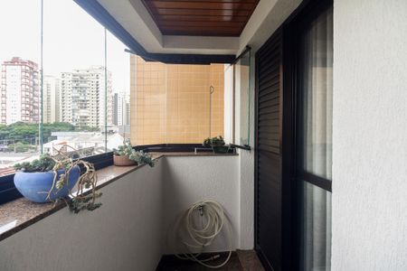 Apartamento à venda com 134m², 3 quartos e 3 vagasVaranda 
