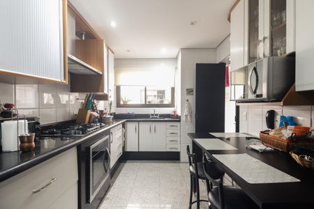 Apartamento à venda com 134m², 3 quartos e 3 vagasCozinha 