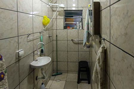 Casa à venda com 85m², 2 quartos e sem vagaBanheiro da casa 02