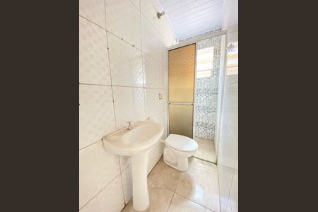 Casa para alugar com 40m², 2 quartos e 1 vaga Casa para alugar com 40m², 2 quartos e 1 vagaBanheiro