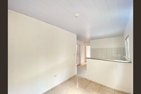 Casa para alugar com 40m², 2 quartos e 1 vaga Casa para alugar com 40m², 2 quartos e 1 vagaSala