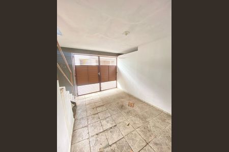 Casa para alugar com 40m², 2 quartos e 1 vaga Casa para alugar com 40m², 2 quartos e 1 vagaGaragem