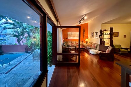 Casa à venda com 480m², 3 quartos e 2 vagasSala