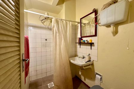 Casa à venda com 480m², 3 quartos e 2 vagasBanheiro de serviço