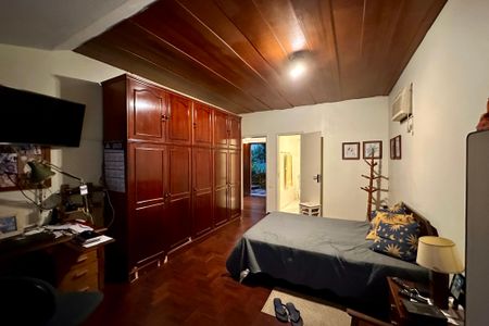 Casa à venda com 480m², 3 quartos e 2 vagasSuíte