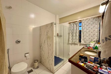 Casa à venda com 480m², 3 quartos e 2 vagasBanheiro da Suíte