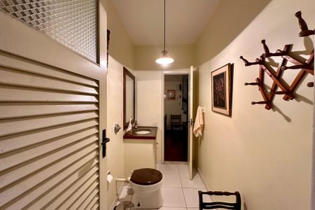 Casa à venda com 480m², 3 quartos e 2 vagasLavabo