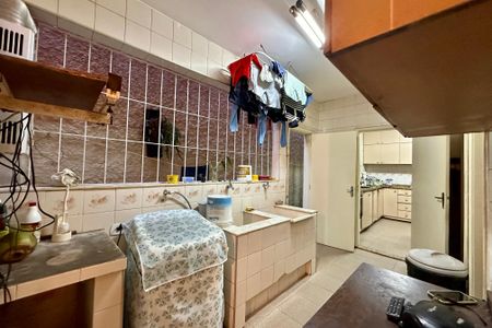 Casa à venda com 480m², 3 quartos e 2 vagasÁrea de Serviço