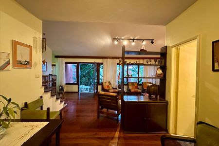 Casa à venda com 480m², 3 quartos e 2 vagasSala