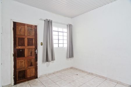 Casa à venda com 300m², 2 quartos e 2 vagasSala