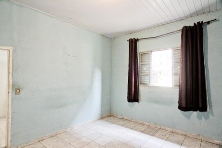 Casa à venda com 300m², 2 quartos e 2 vagasEdícula