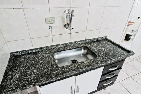 Casa à venda com 300m², 2 quartos e 2 vagasCozinha