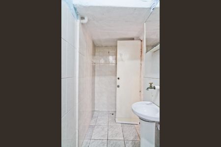 Casa à venda com 300m², 2 quartos e 2 vagasEdícula - banheiro