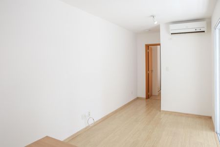 Apartamento à venda com 42m², 1 quarto e 1 vaga Apartamento à venda com 42m², 1 quarto e 1 vagaSala