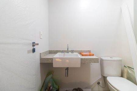 Banheiro de apartamento à venda com 1 quarto, 41m² em Tristeza, Porto Alegre