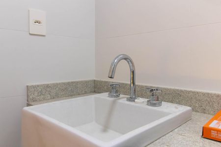 Banheiro de apartamento à venda com 1 quarto, 41m² em Tristeza, Porto Alegre