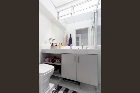 Apartamento à venda com 100m², 2 quartos e 1 vagaBanheiro da Suíte 2