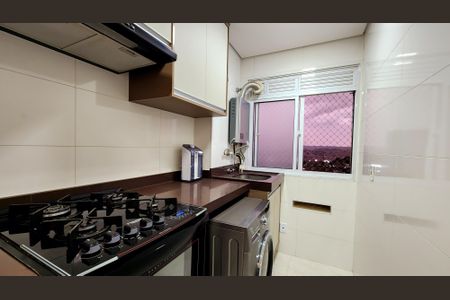 Apartamento à venda com 52m², 2 quartos e 1 vaga Apartamento à venda com 52m², 2 quartos e 1 vagaCozinha e Área de Serviço