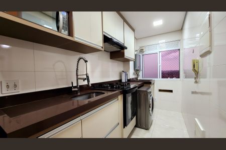 Apartamento à venda com 52m², 2 quartos e 1 vaga Apartamento à venda com 52m², 2 quartos e 1 vagaCozinha e Área de Serviço