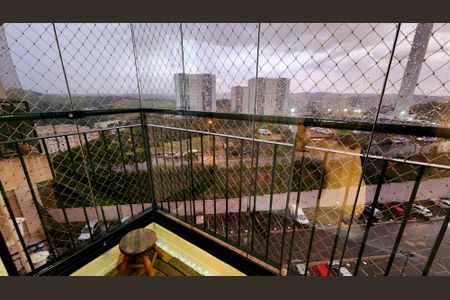 Apartamento à venda com 52m², 2 quartos e 1 vaga Apartamento à venda com 52m², 2 quartos e 1 vagaVaranda