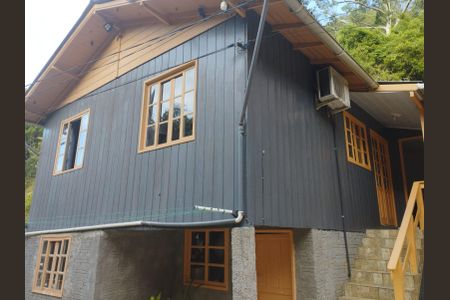 Casa para alugar com 60m², 2 quartos e 1 vaga Casa para alugar com 60m², 2 quartos e 1 vagaFachada