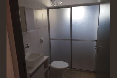 Casa para alugar com 60m², 2 quartos e 1 vaga Casa para alugar com 60m², 2 quartos e 1 vagaBanheiro