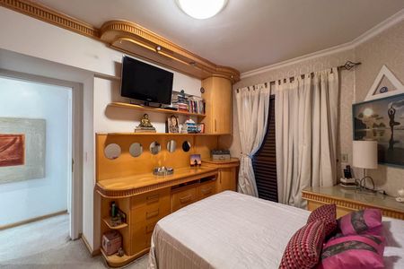 Apartamento à venda com 114m², 3 quartos e 3 vagasQuarto 2