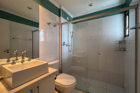 Apartamento à venda com 114m², 3 quartos e 3 vagasBanheiro do quarto 1