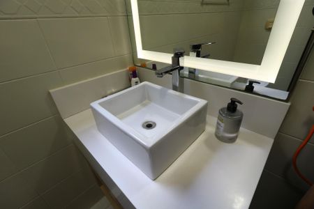 Apartamento à venda com 115m², 2 quartos e 2 vagasBanheiro Social - Pia