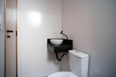 Casa à venda com 108m², 3 quartos e 2 vagasBanheiro Social