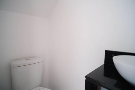 Casa à venda com 108m², 3 quartos e 2 vagasBanheiro Social