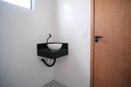 Casa à venda com 108m², 3 quartos e 2 vagasBanheiro da Suíte