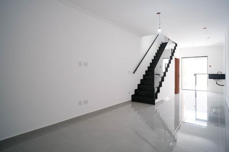 Casa à venda com 108m², 3 quartos e 2 vagasSala