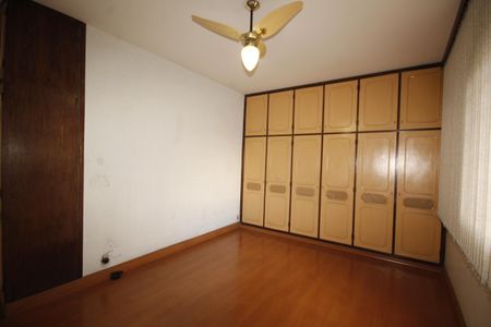 Casa à venda com 390m², 6 quartos e 2 vagasQuarto 3