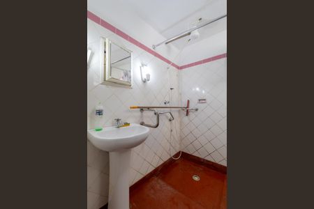 Casa à venda com 221m², 3 quartos e 4 vagasBanheiro 