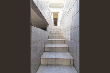 Casa à venda com 221m², 3 quartos e 4 vagasEscada 