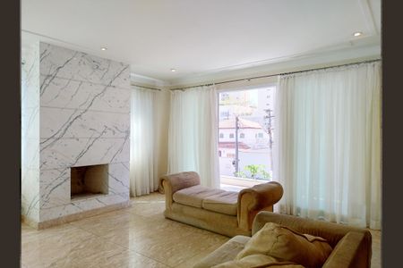 Casa à venda com 446m², 4 quartos e 12 vagas Casa à venda com 446m², 4 quartos e 12 vagasSala