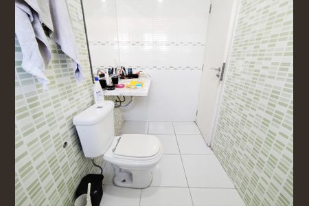 Casa à venda com 446m², 4 quartos e 12 vagas Casa à venda com 446m², 4 quartos e 12 vagasBanheiro da Suíte 2