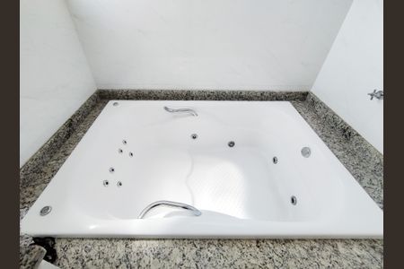 Casa à venda com 446m², 4 quartos e 12 vagas Casa à venda com 446m², 4 quartos e 12 vagasBanheiro da Suíte 4