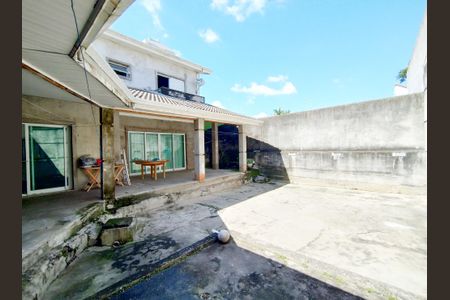 Casa à venda com 446m², 4 quartos e 12 vagas Casa à venda com 446m², 4 quartos e 12 vagasQuintal