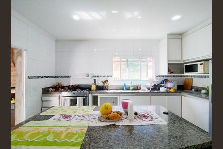 Casa à venda com 446m², 4 quartos e 12 vagas Casa à venda com 446m², 4 quartos e 12 vagasCozinha