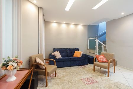 Casa à venda com 160m², 3 quartos e 2 vagas Casa à venda com 160m², 3 quartos e 2 vagasSala