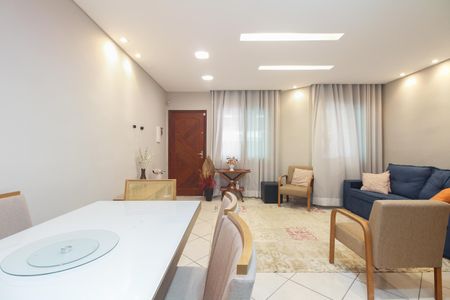 Casa à venda com 160m², 3 quartos e 2 vagas Casa à venda com 160m², 3 quartos e 2 vagasSala