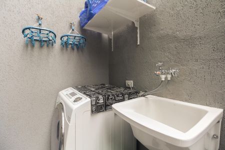 Casa à venda com 160m², 3 quartos e 2 vagas Casa à venda com 160m², 3 quartos e 2 vagasÁrea de Serviço