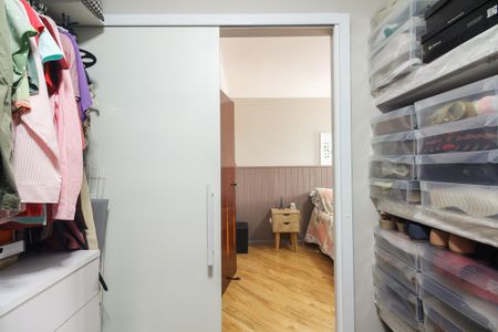 Casa à venda com 160m², 3 quartos e 2 vagas Casa à venda com 160m², 3 quartos e 2 vagasSuíte - Closet