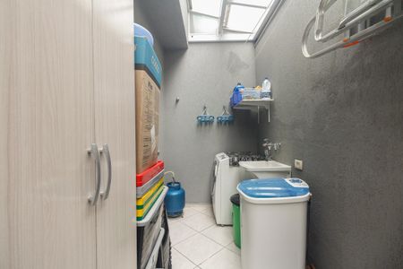 Casa à venda com 160m², 3 quartos e 2 vagas Casa à venda com 160m², 3 quartos e 2 vagasÁrea de Serviço