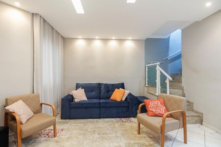 Casa à venda com 160m², 3 quartos e 2 vagas Casa à venda com 160m², 3 quartos e 2 vagasSala