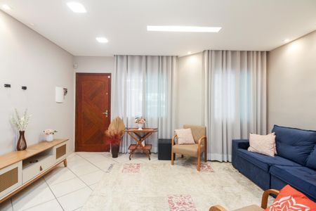 Casa à venda com 160m², 3 quartos e 2 vagas Casa à venda com 160m², 3 quartos e 2 vagasSala