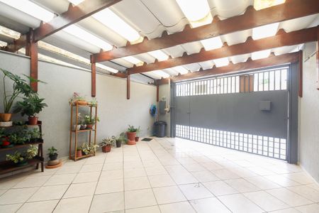 Casa à venda com 160m², 3 quartos e 2 vagas Casa à venda com 160m², 3 quartos e 2 vagasGaragem