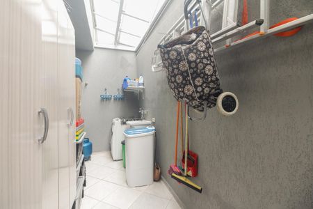 Casa à venda com 160m², 3 quartos e 2 vagas Casa à venda com 160m², 3 quartos e 2 vagasÁrea de Serviço